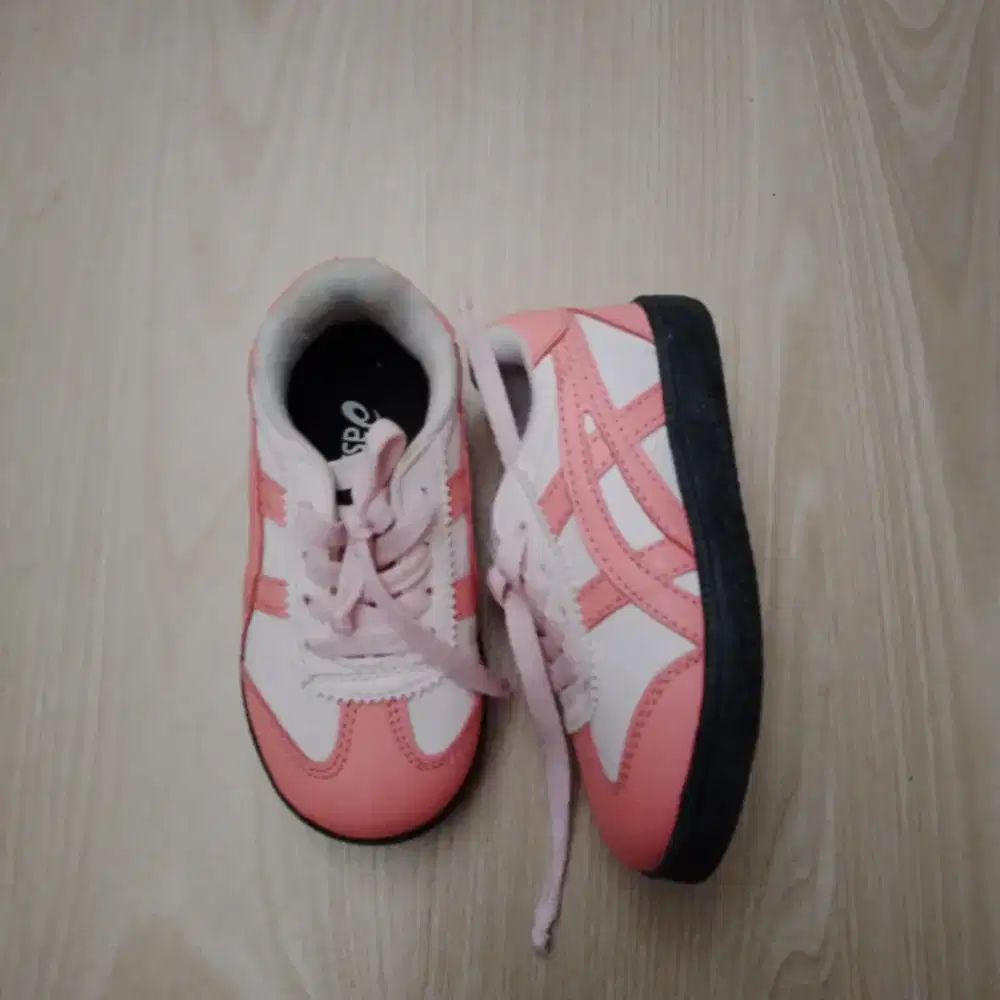 Sepatu anak perempuan size 21