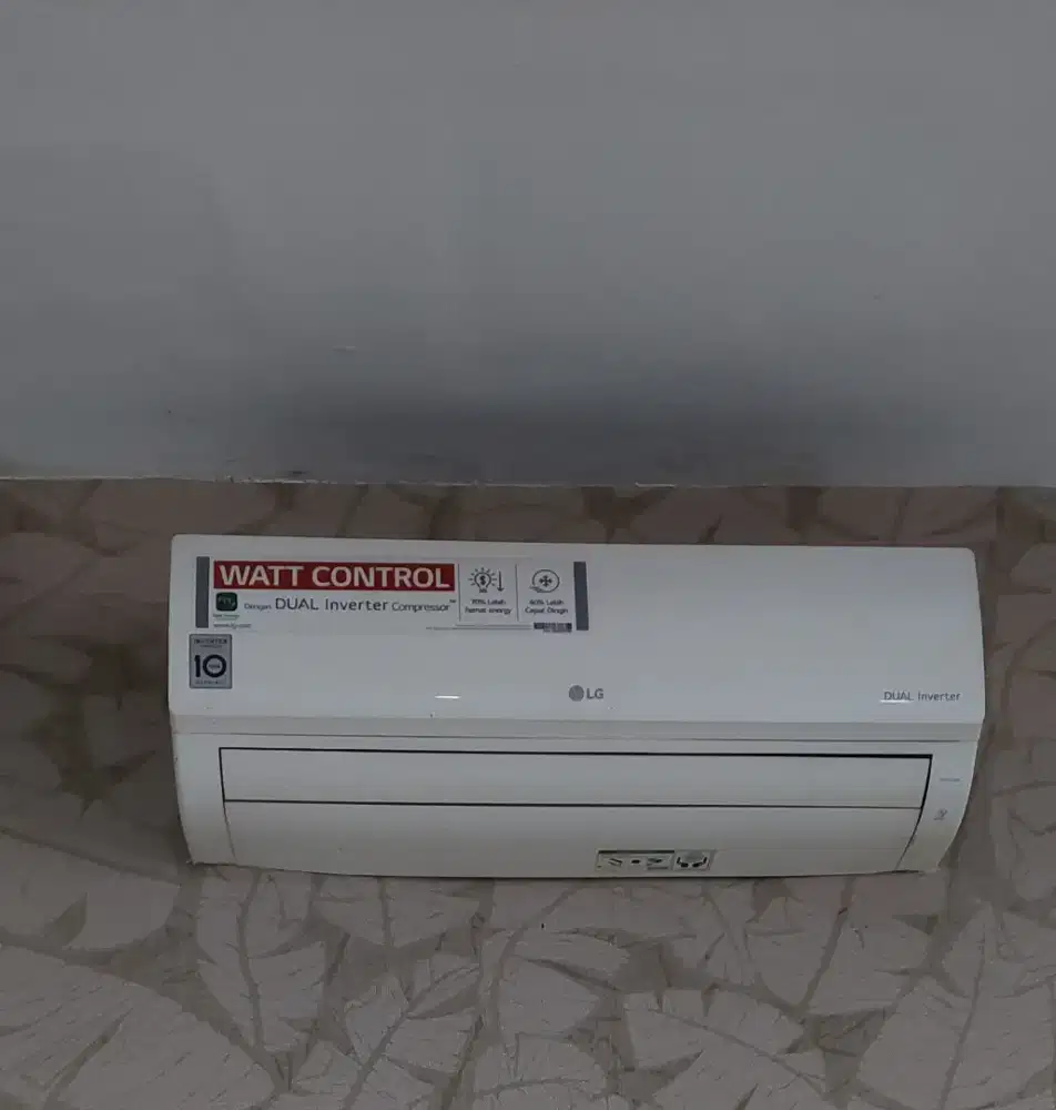 Ac bekas kondisi bagus dingin ex kafe