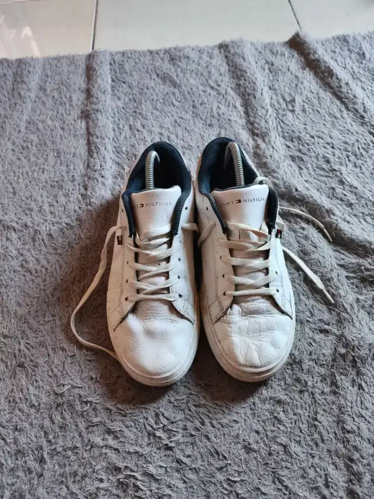 Sepatu second Hilfiger size 40