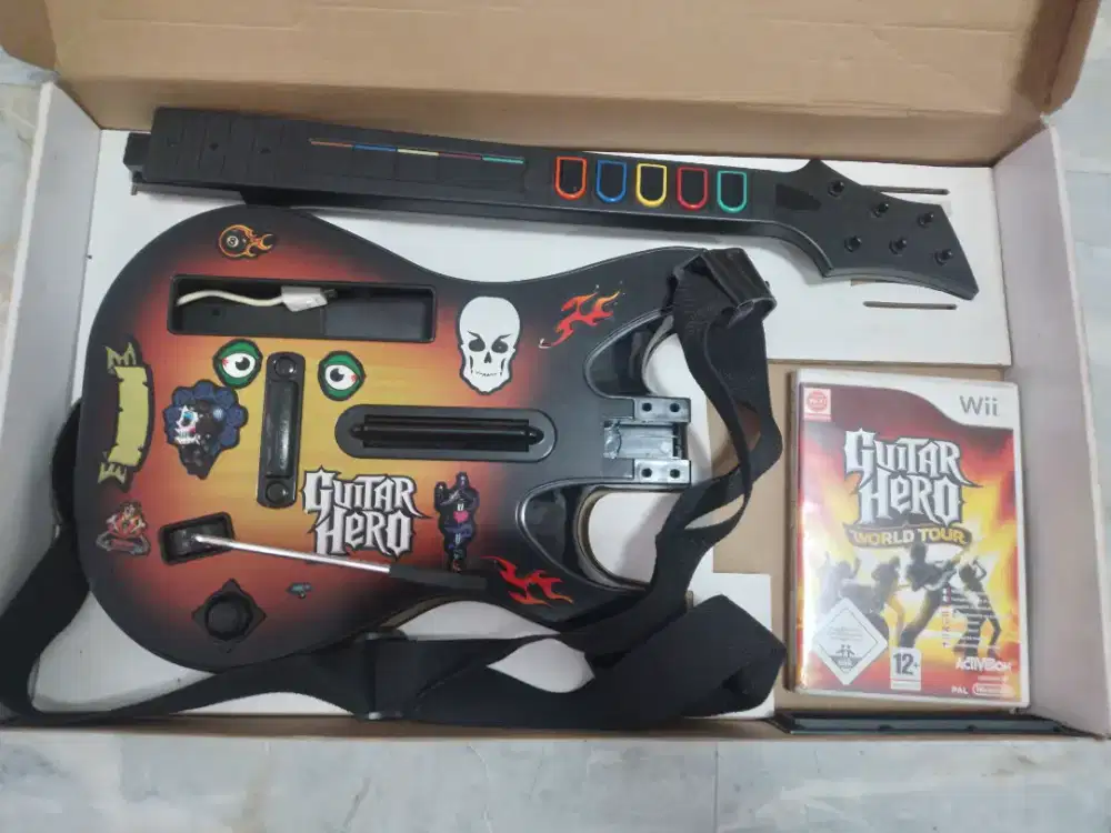 Gitar wii hero world tour bekas (unit gitar saja)