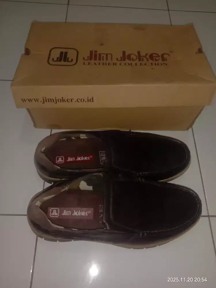 Sepatu Bekas msh mulus baru dipkai sekali