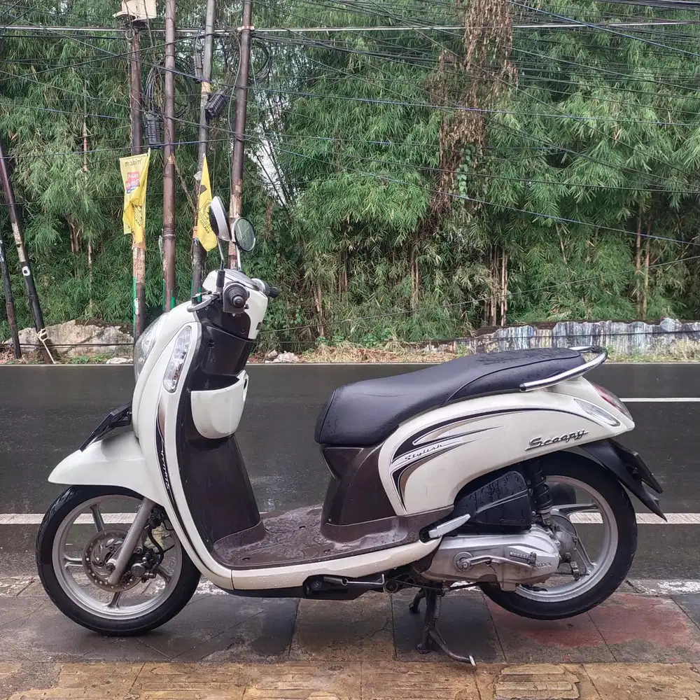Honda Scoopy fi 2014 Orisinil Lengkap Bagus krem