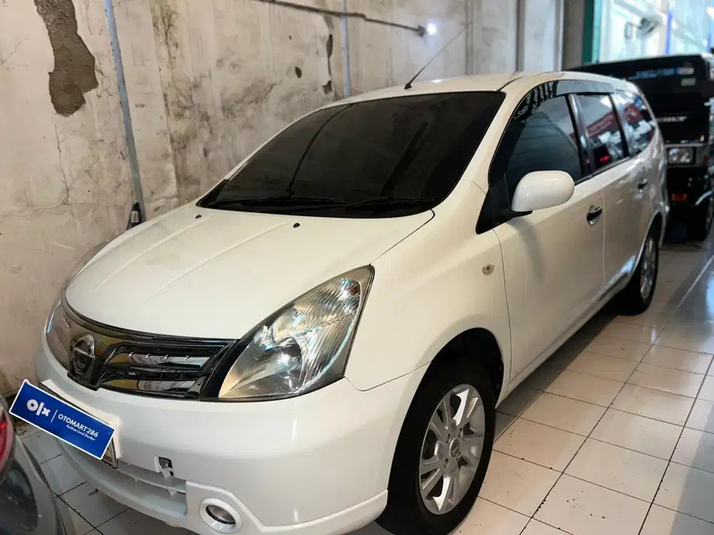 NISSAN 2014 GRAND LIVINA SV1.5 MT PUTIH MULUS OTOMART 286 KENJERAN