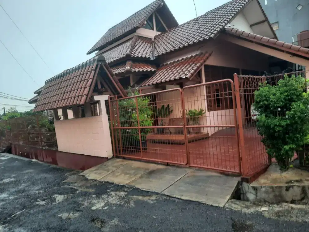 DIJUAL RUMAH ASRI TERAWAT DALAM KOMPLEKS DI AREA JURANG MANGU TANGERANG