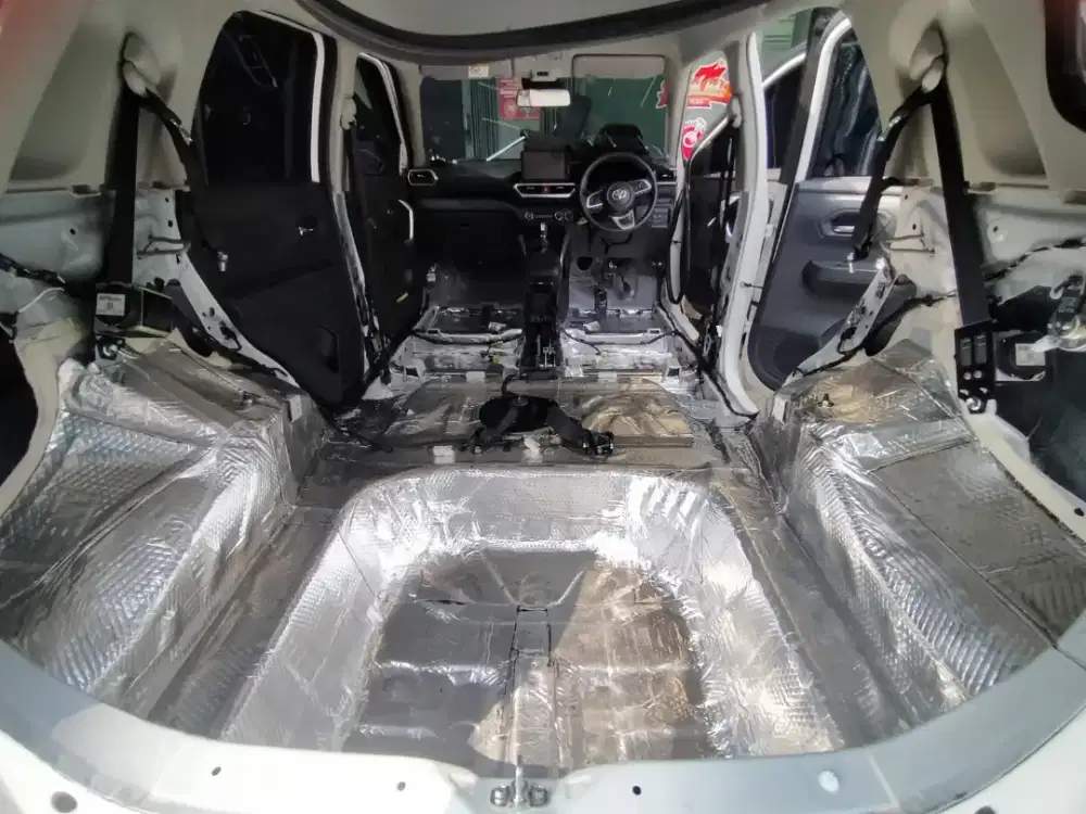 Specialist peredam suara mobil home service