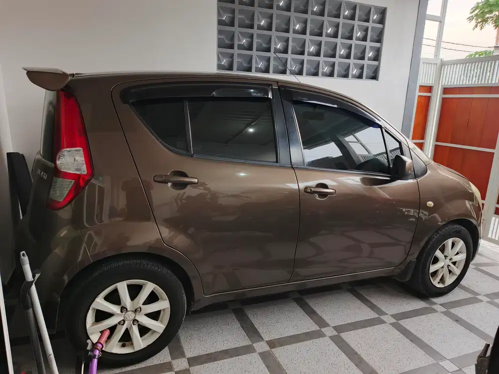 Suzuki Splash 2011 MT