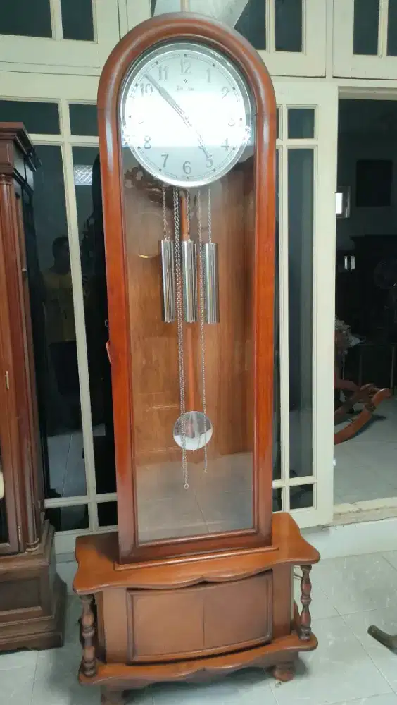 jam almari junghans tua kuno unik antik bandul gandul grandfatherclock