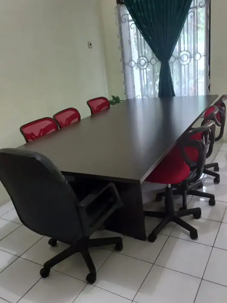Meja Meeting Expo lengkap dengan 1 kusi Direktur dan 6 kusi