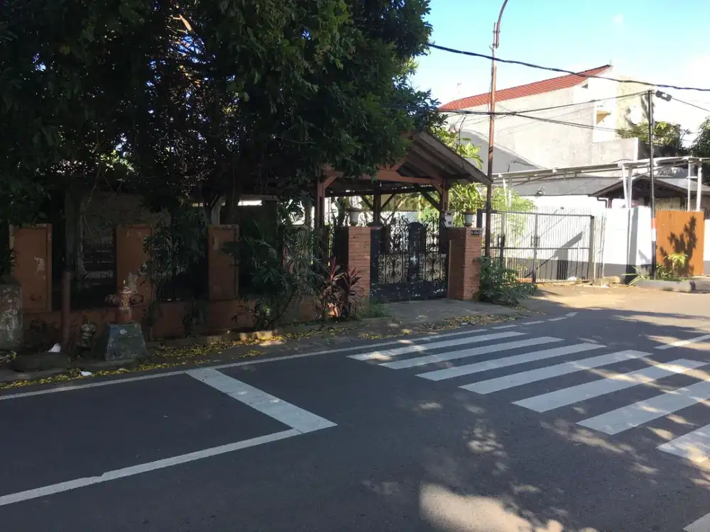 Dijual Rumah / Tempat Usaha (SHM) di Area Comercial PTB Duren Sawit, Pinggir Jalan Raya