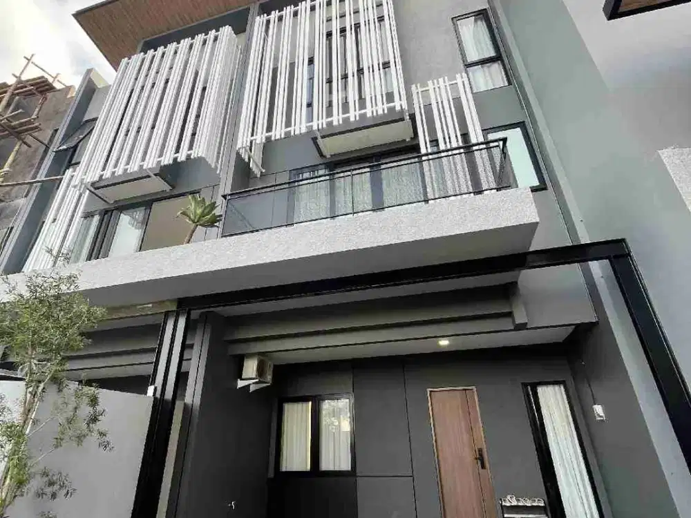 Eksklusif! Townhouse 3 Lantai + Rooftop di Jagakarsa