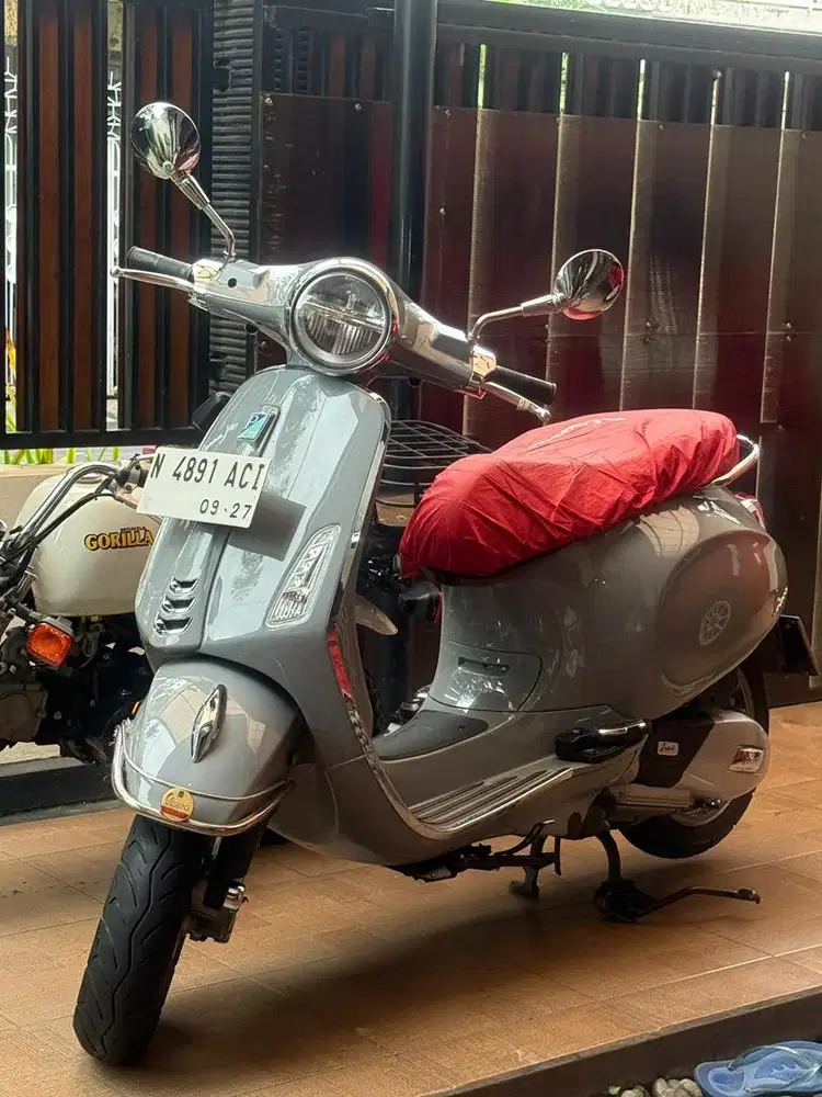 Dijual vespa primavera 2022 grey