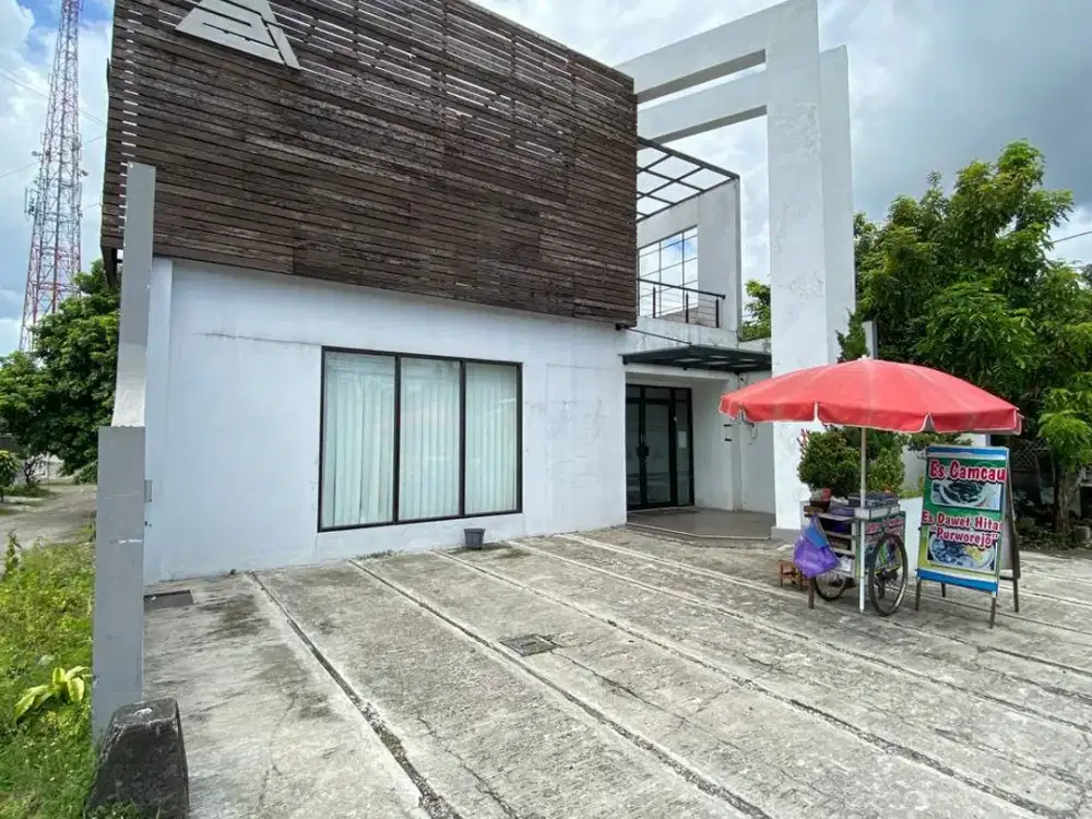 Rumah kantor bagus dekat kampus UMY