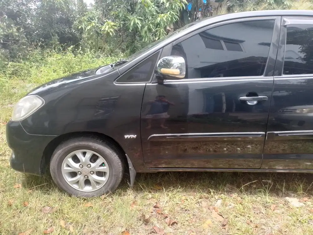 Toyota Kijang Innova 2011 Bensin