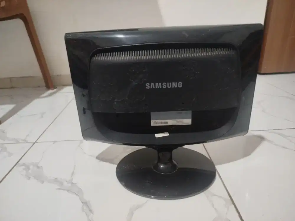 Monitor Samsung kaya baru