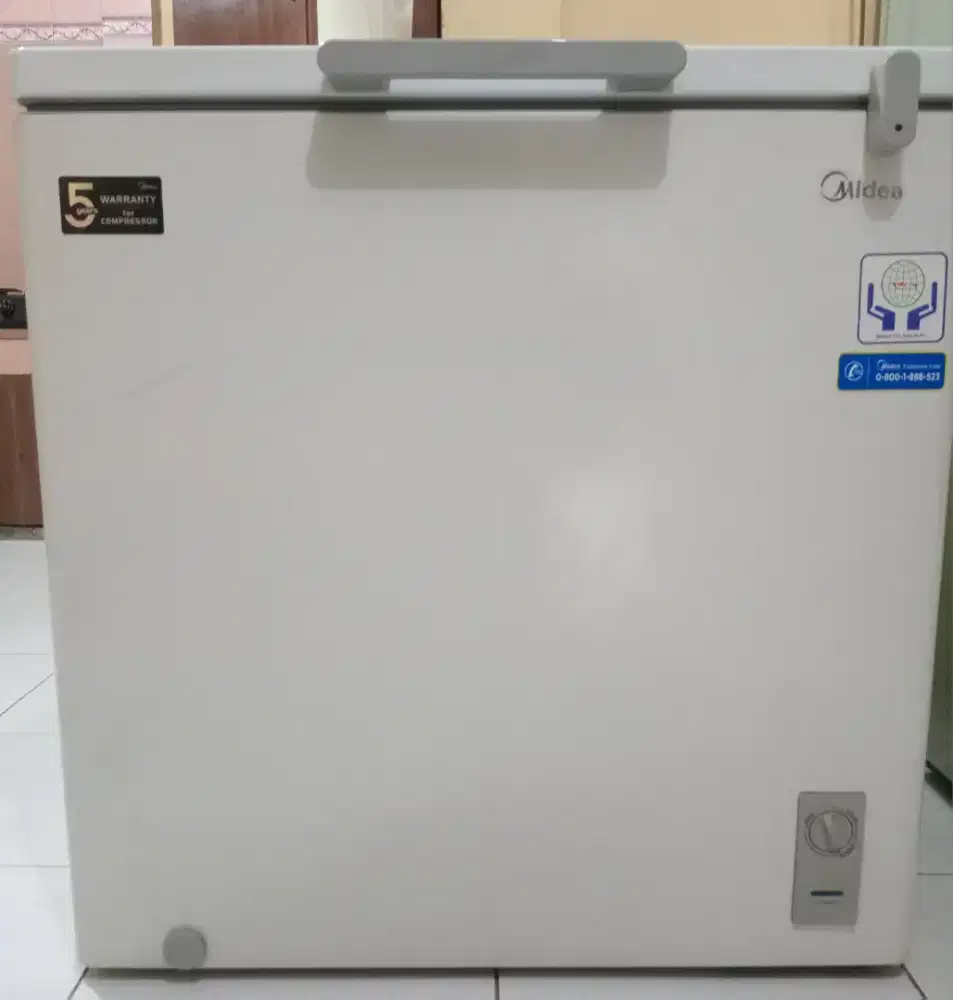 MIDEA chest freezer kapasitas 198 liter model HS-259CNK