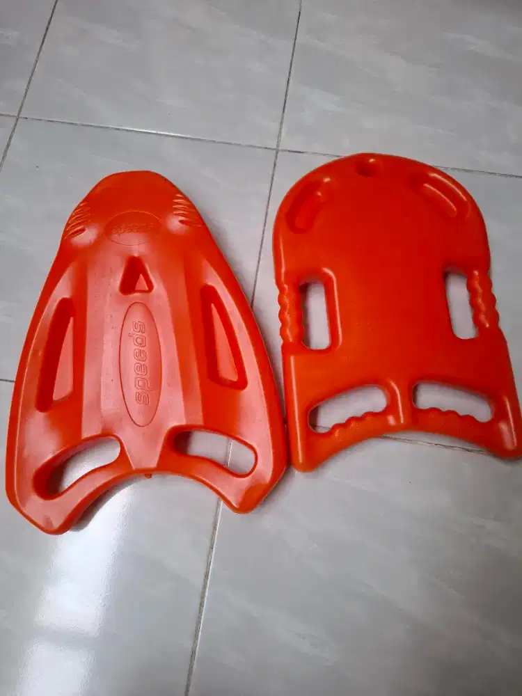 Papan seluncur warna orange