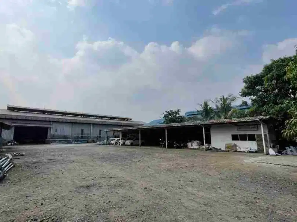 Pabrik. Bebas Banjir. Dijual dengan Mesin2 nya.