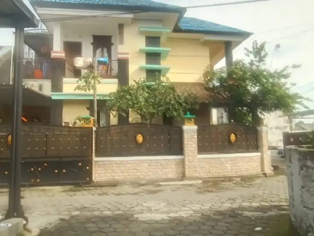 Rumah bagus 2 lantai murah di jalan kaliurang km 7