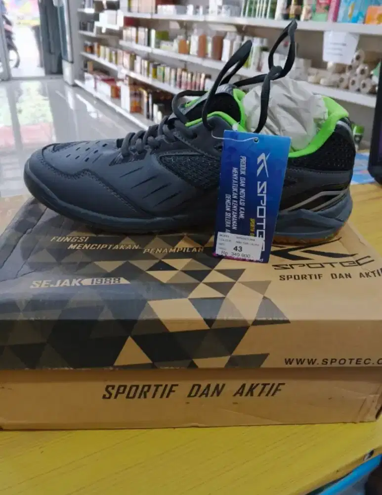 Sepatu baru merk SPOTEC murah