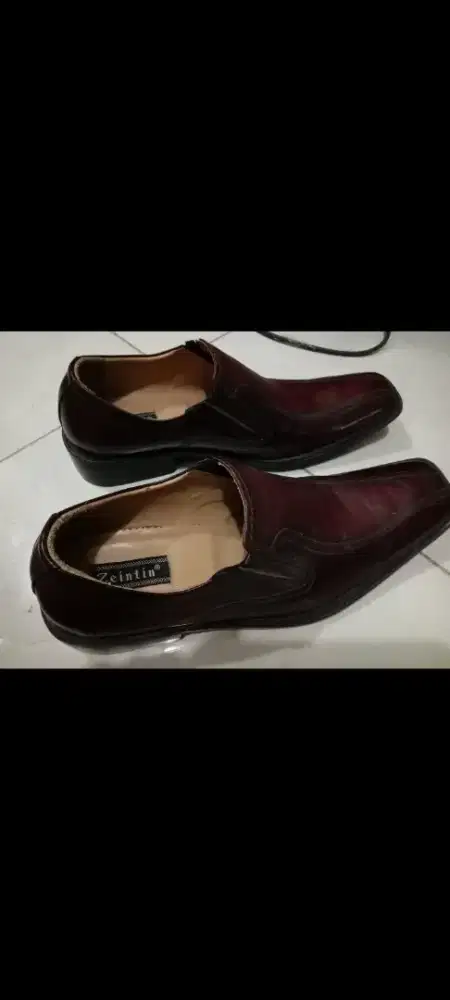 Sepatu buat kerja ukuran 42 ori