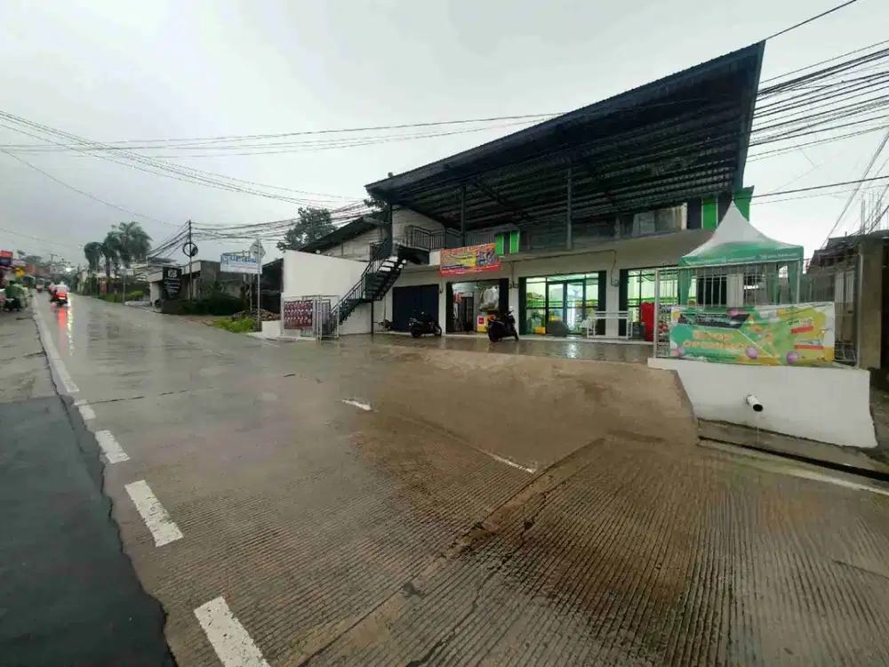 Kios Murah di pinggir  JL. Raya  Kapten Yusuf