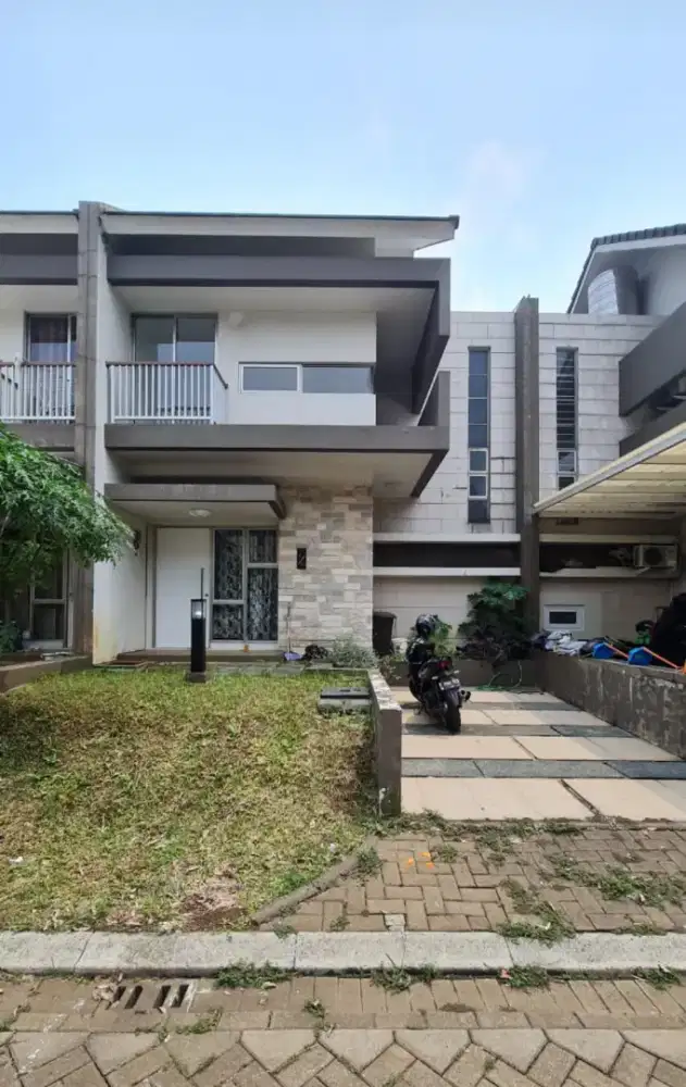 SEWACEPAT! Rumah 2 Lantai standar di Royal Tajur kota Bogor