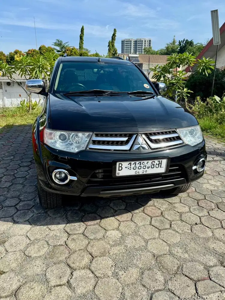 Pajero sport DAKAR  VGT HI Power Turbo Diesel automatic Hitam 2014