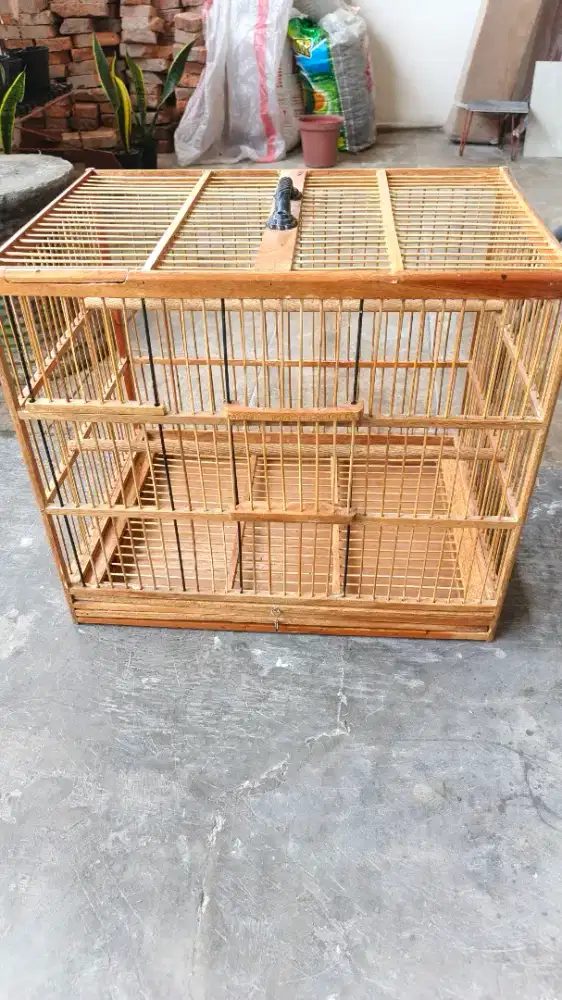 Kandang kotak burung