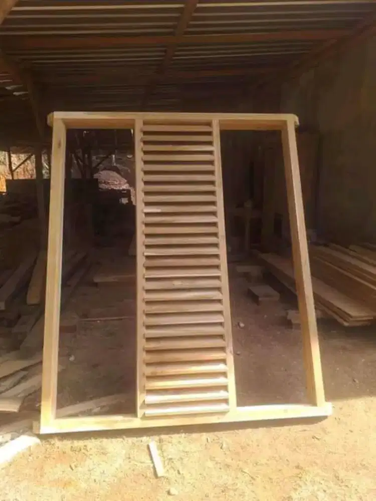 Jual kusen bahan kayu mahoni dan jati