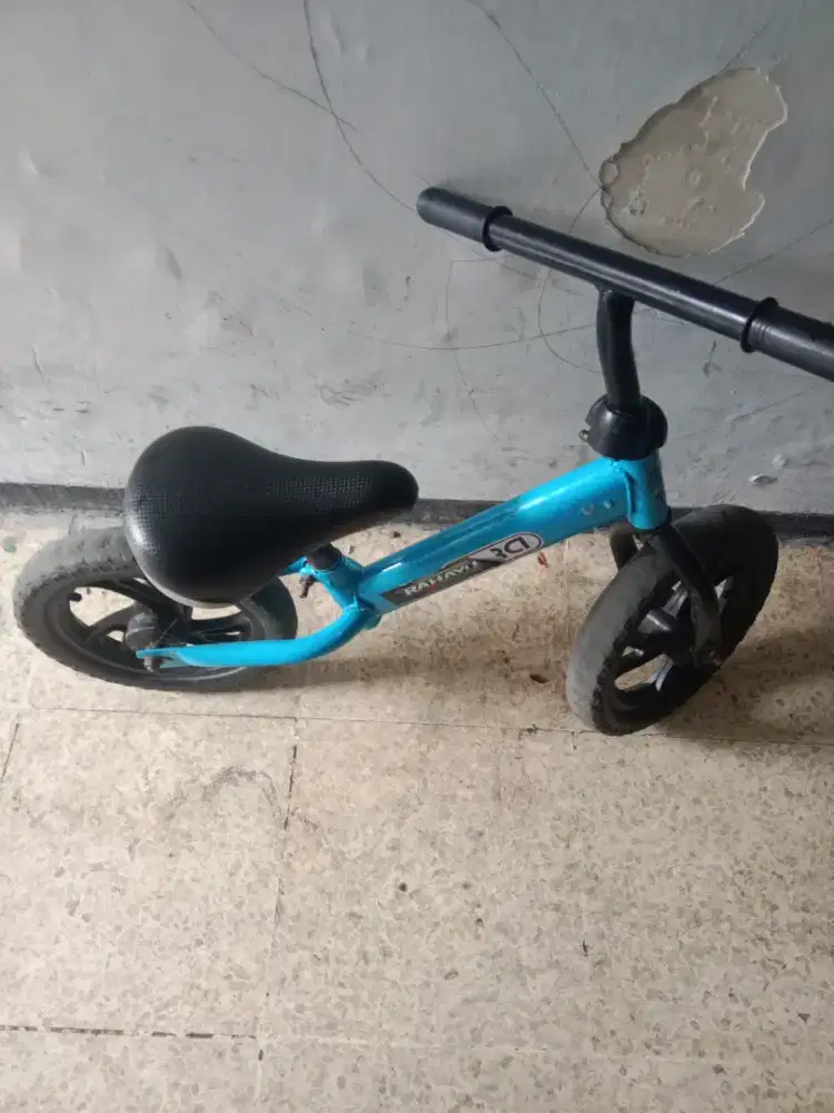 Sepeda anak tanpa pedal untuk anak usia 4th