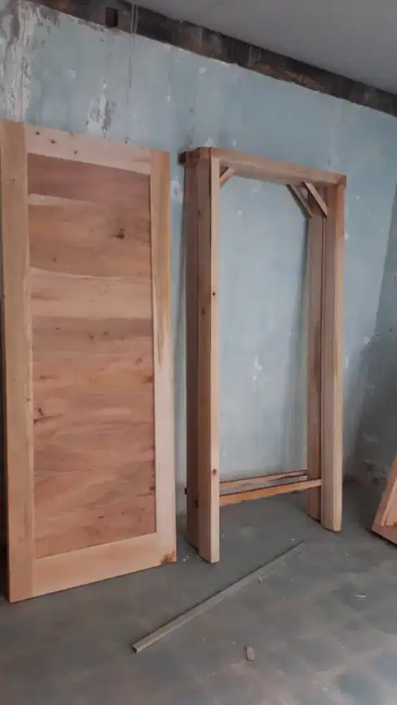 Jual kusen bahan kayu mahoni dan jati