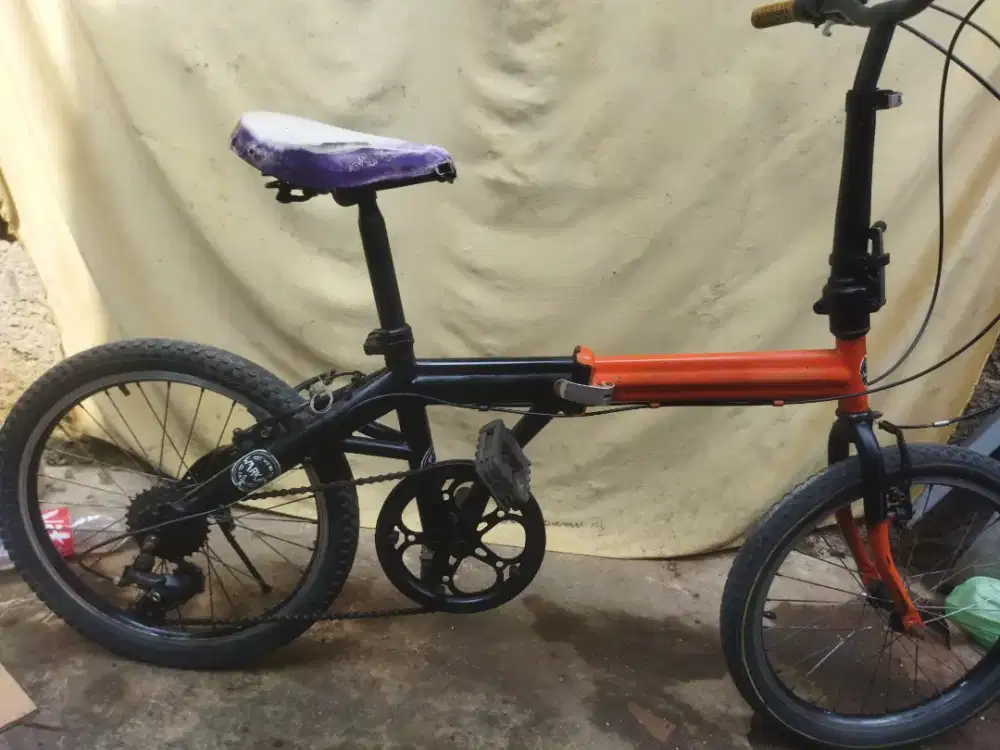 Sepeda lipat 20