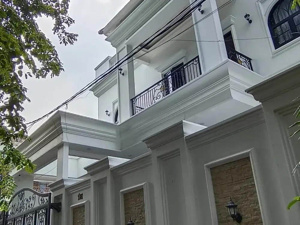 TURUN HARGA! Rumah Mewah 3 Lantai HOEK Sunter Agung Desain American Classic 7 M nett