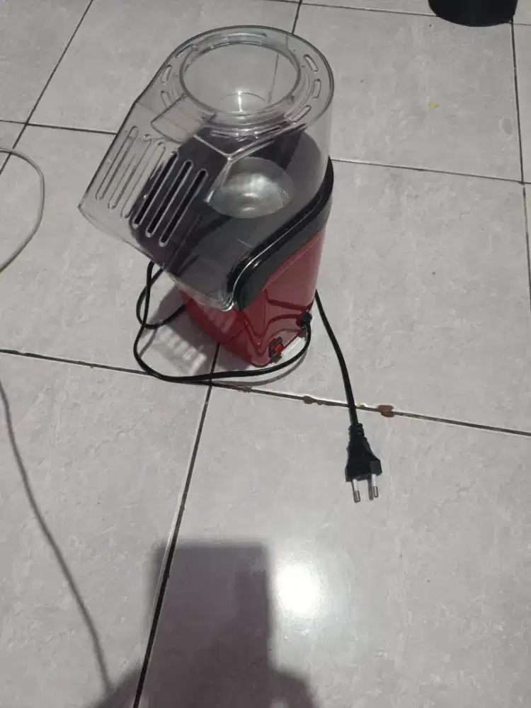 Mesin pembuat popcorn