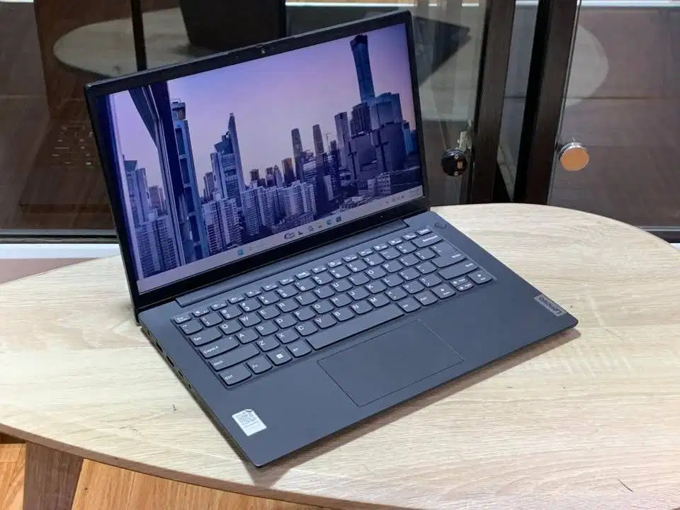 Lenovo V14 G3 IAP Corei3-1215U GEN12 FullHD Slim Mulus Normal No minus