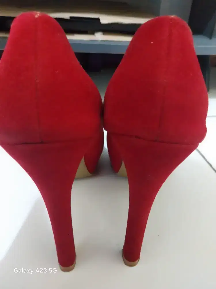 JUAL SEPATU MERK THREE LADIE