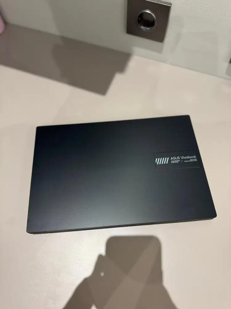 Dijual Notebook Asus Intel Core i3 E1404GA, Pemakaian baru 3 bulan