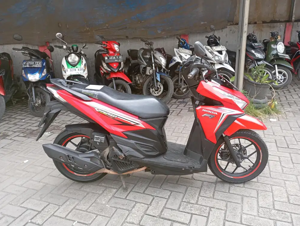 [PROMO NOV] Honda Vario 125 LED Tahun 2016 Surat komplit