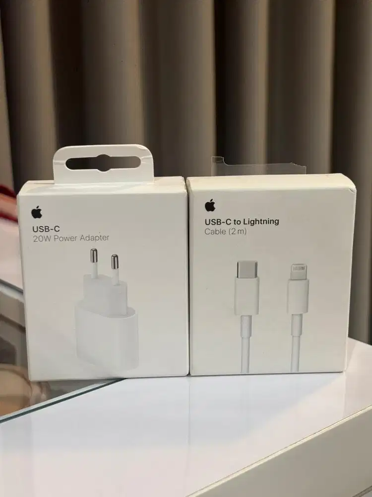 Charger Apple Original w Cable USB C To Lightning