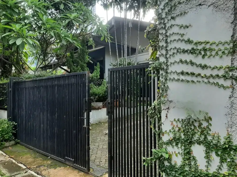 Rumah di Jaya Mandala Menteng Dalam, Hanya 9 Menit ke Tol Tebet