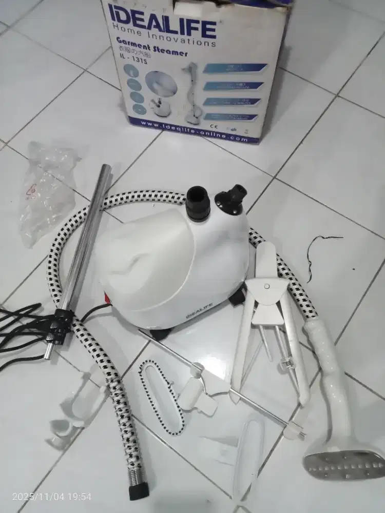 Setrika uap / garment steamer