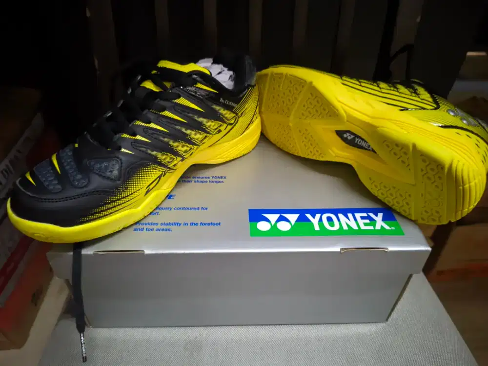 Sepatu Yonex Tour Dominant 2