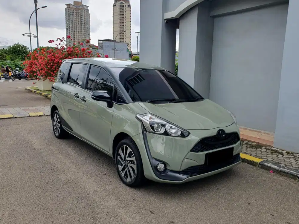 [ LOW KM ] Toyota Sienta V CVT Welcab 1.5 AT 2021/2022