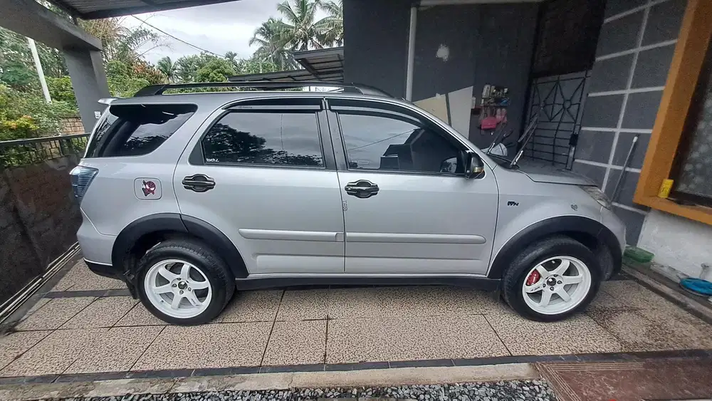 Toyota Rush 2013 Bensin