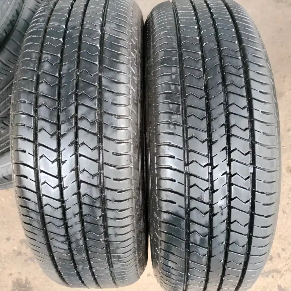 Dunlop 205/65 R15 kondisi 95% tahun 2024 2buah