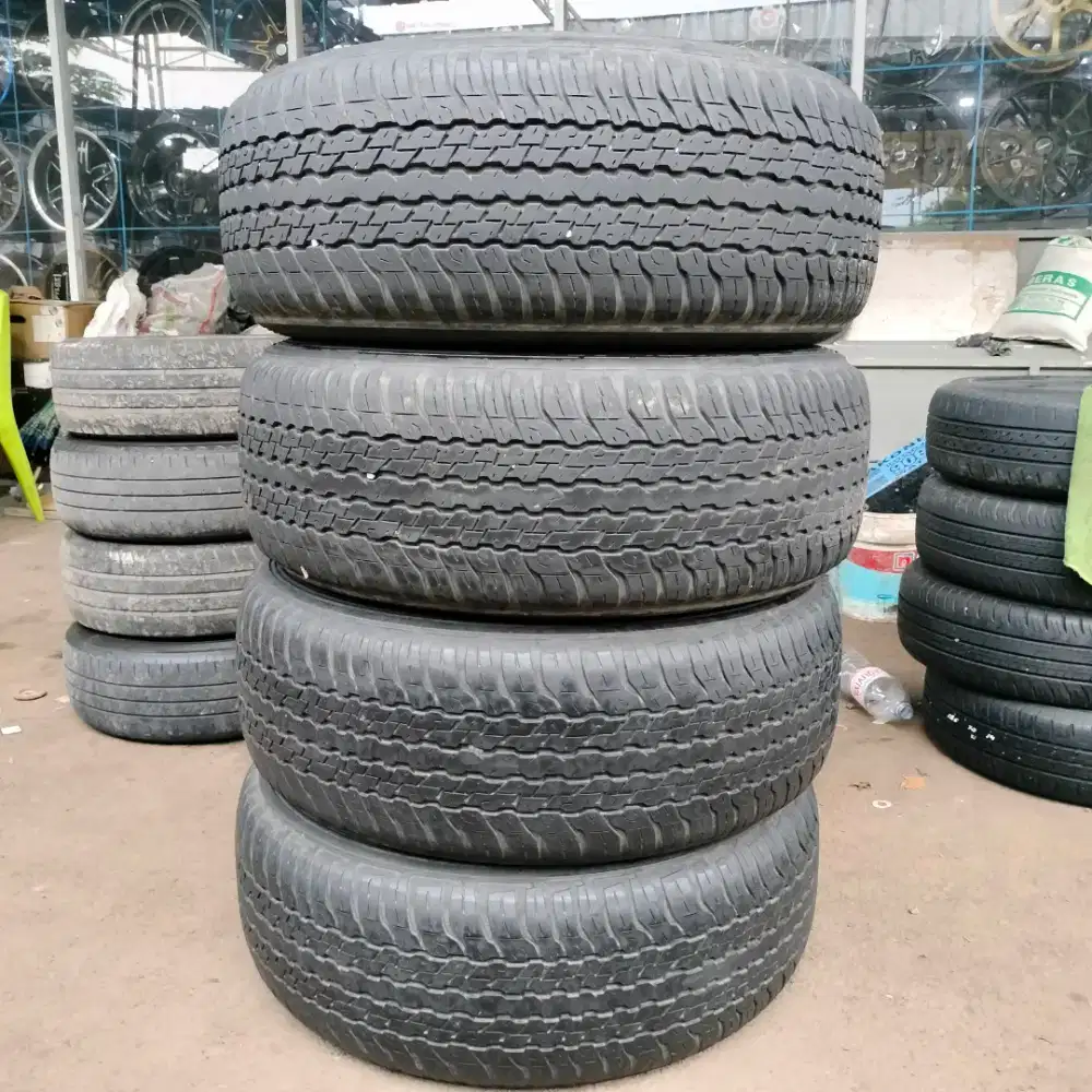 Ban Dunlop 265/65 R17 kondisi 80% tahun 2024 4buah