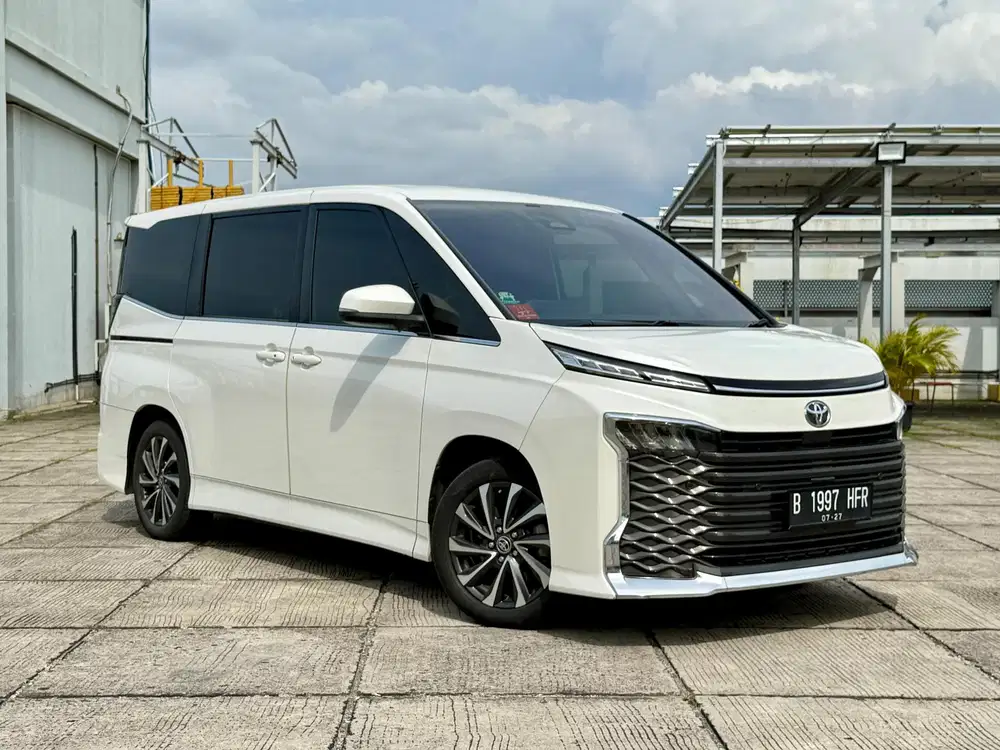 Toyota Voxy 2022 Bensin