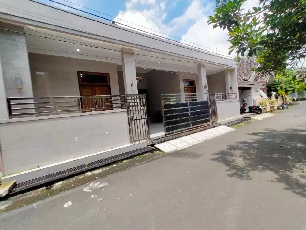 RUMAH MEWAH BUKIT SARI FULL RENOVASI DEKAT UNDIP TEMBALANG