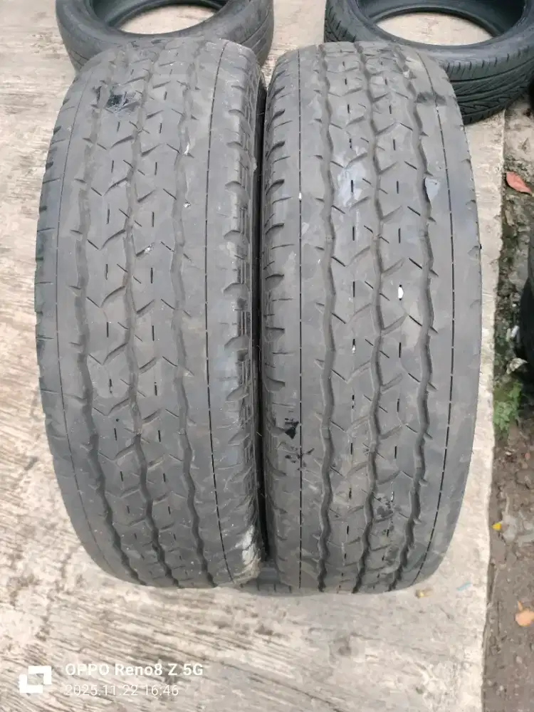 Jual ban copotan mrek Bridgestone duravis 195R15 kond 90% 2pcs mulus