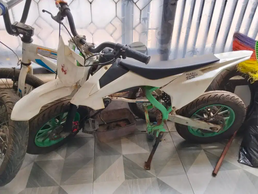 Rolling mini moto, bekas pakai mesin bebek Honda.